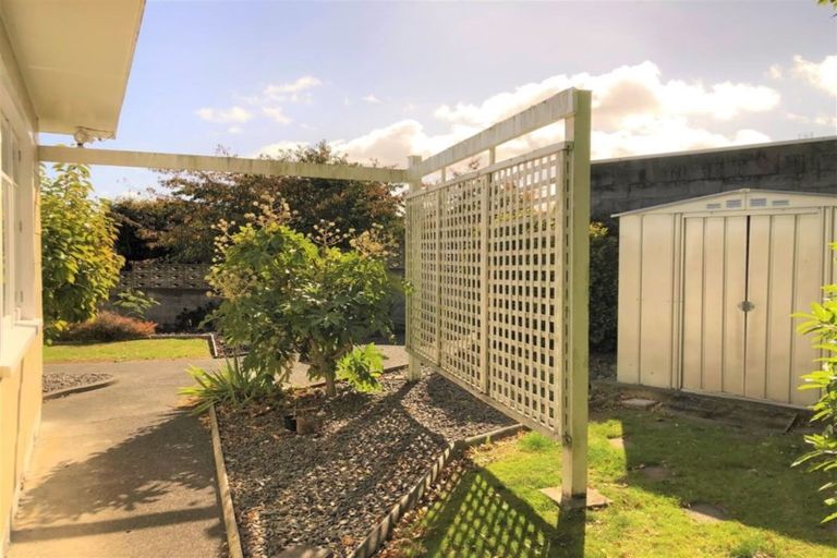 Photo of property in 17 Tulloch Street, Saint Johns Hill, Whanganui, 4500
