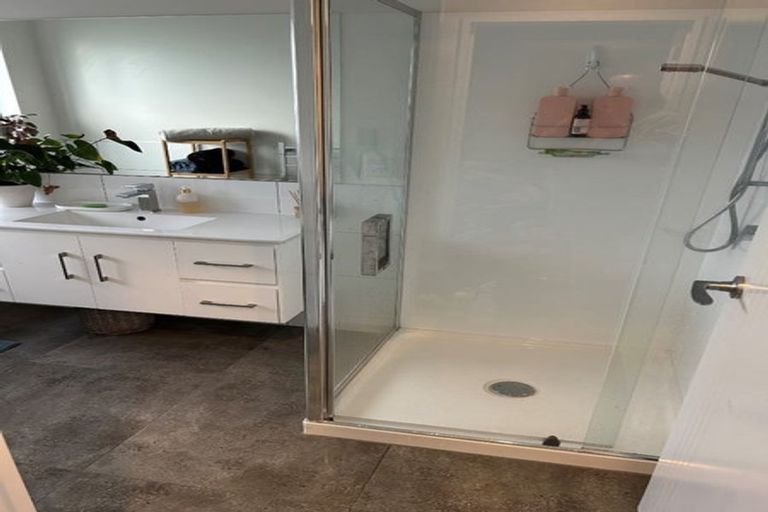 Photo of property in 16 Lippiatt Crescent, Pokeno, 2402