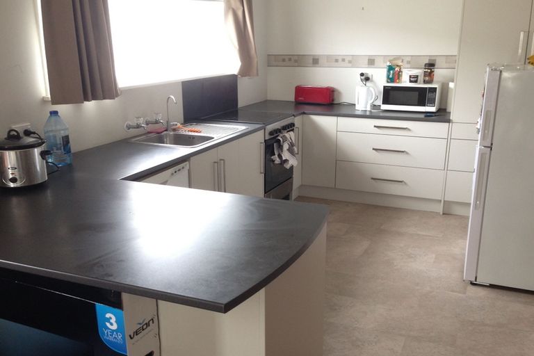 Photo of property in 4 Belvedere Crescent, Takaro, Palmerston North, 4412