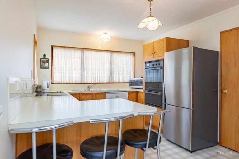 Photo of property in 16 Kinnel Grove, Papakowhai, Porirua, 5024