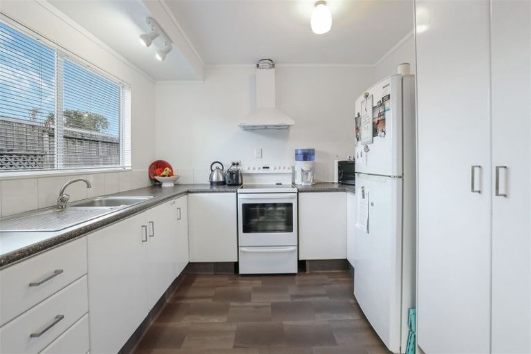 Photo of property in 2/69a Godley Road, Green Bay, Auckland, 0604