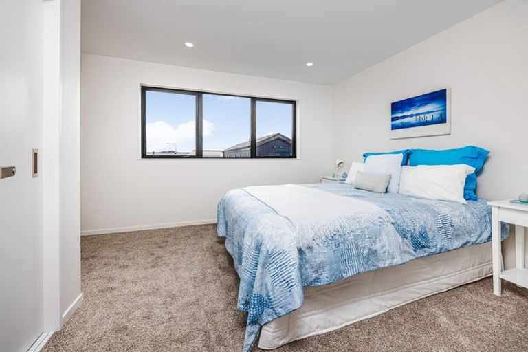 Photo of property in 2/85 Jaemont Avenue, Te Atatu South, Auckland, 0610