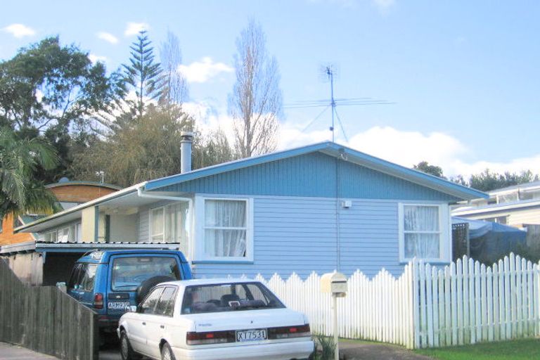 Photo of property in 51 Chorley Avenue, Massey, Auckland, 0614