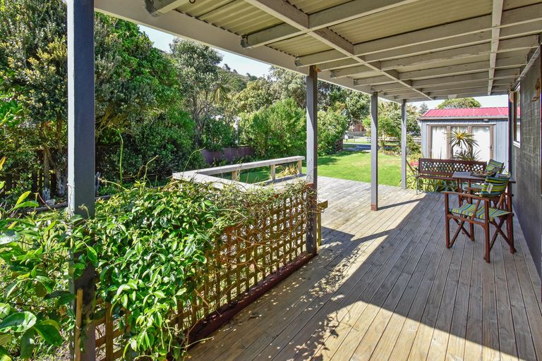 Photo of property in 4 Mission Road, Port Waikato, Tuakau, 2695