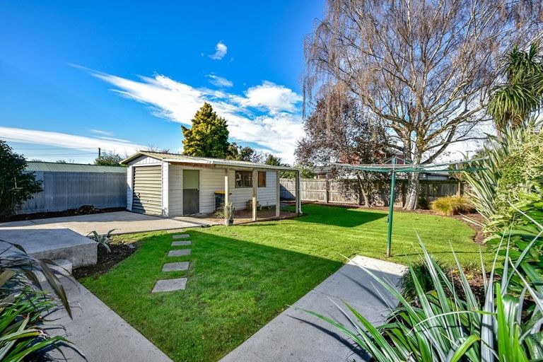 Photo of property in 30 Emlyn Place, Avondale, Christchurch, 8061