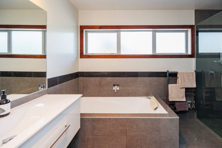 Photo of property in 181a Fitzherbert Avenue, West End, Palmerston North, 4410