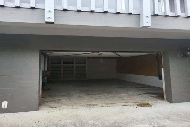 Photo of property in 832 East Coast Road, Oteha, Auckland, 0630