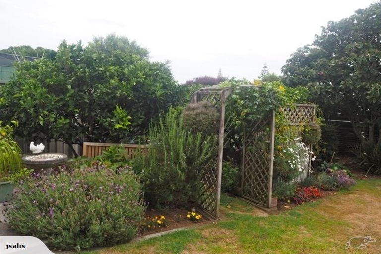 Photo of property in 8 Glamis Avenue, Bell Block, New Plymouth, 4312