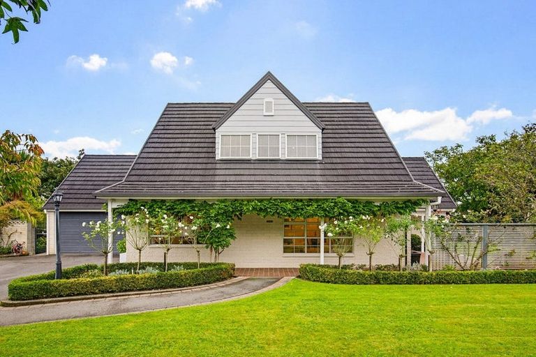 Photo of property in 5 Patterson Grove, Waikanae, 5036