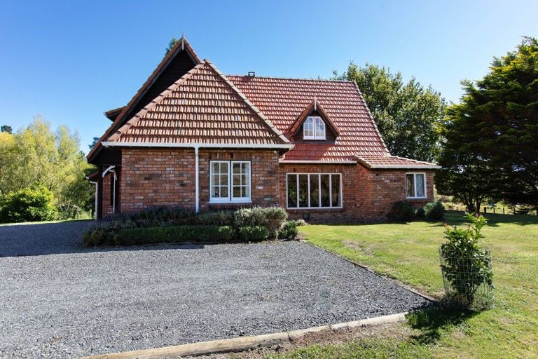 Photo of property in 45 Riverdale Road, Dannevirke, 4930