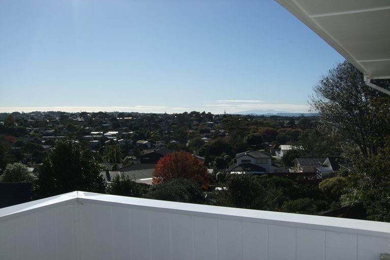 Photo of property in 61 Chequers Avenue, Glenfield, Auckland, 0629