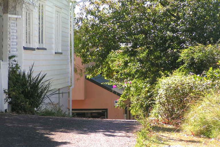 Photo of property in 23b Church Street, Northcote Point, Auckland, 0627