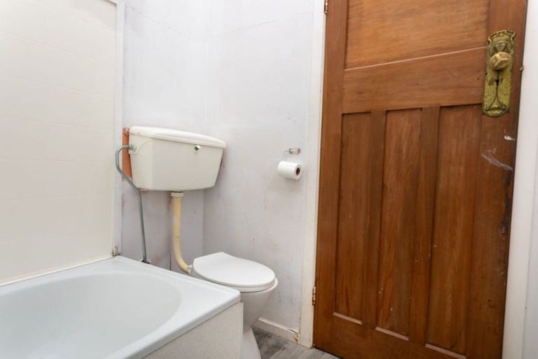 Photo of property in 10 Tennyson Street, Dannevirke, 4930