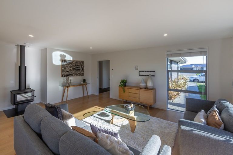 Photo of property in 10 Shale Court, Rolleston, 7614