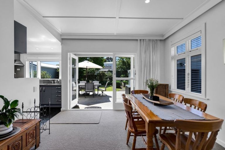 Photo of property in 86 Tukapa Street, Westown, New Plymouth, 4310