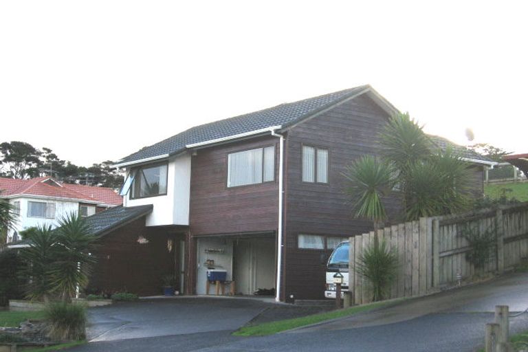 Photo of property in 9 Jacinta Grove, Swanson, Auckland, 0612