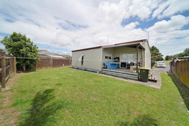 Photo of property in 1/142 Shifnal Drive, Randwick Park, Auckland, 2105