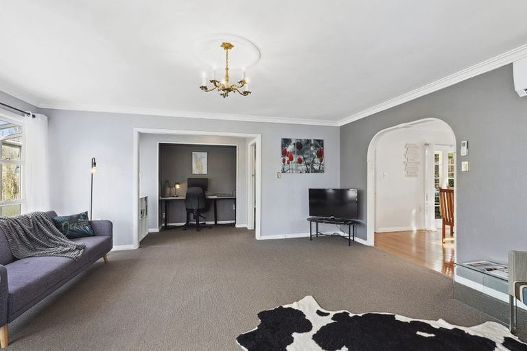 Photo of property in 15a Romney Square, Tawa, Wellington, 5028