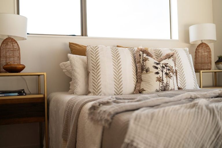 Photo of property in 1/965 Beach Road, Torbay, Auckland, 0630