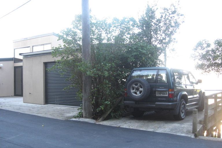 Photo of property in 29b Newport Terrace, Seatoun, Wellington, 6022