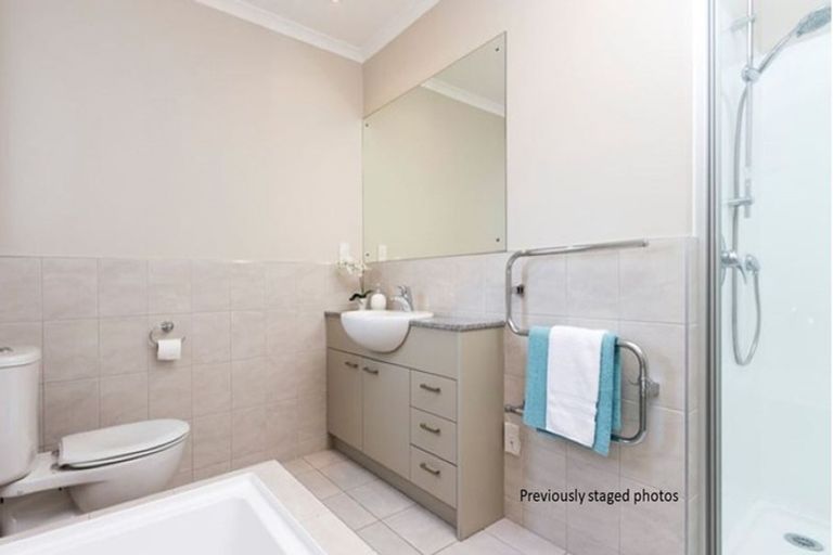 Photo of property in 3 Savona Drive, Flat Bush, Auckland, 2016