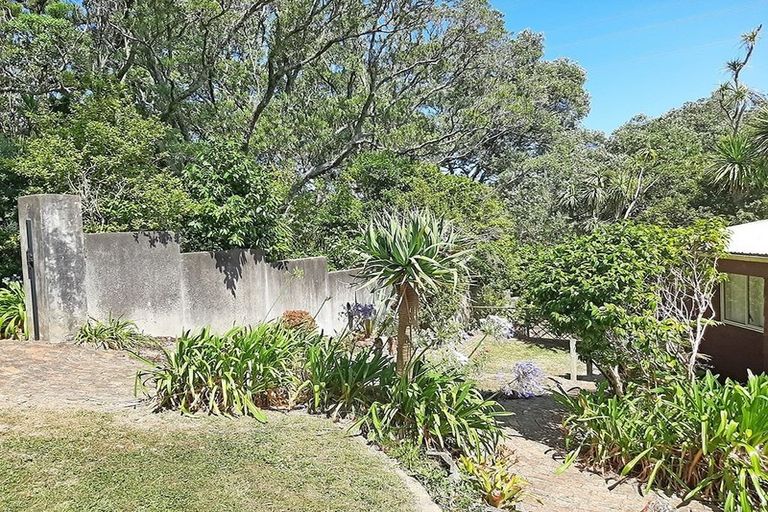 Photo of property in 617 Blockhouse Bay Road, Blockhouse Bay, Auckland, 0600