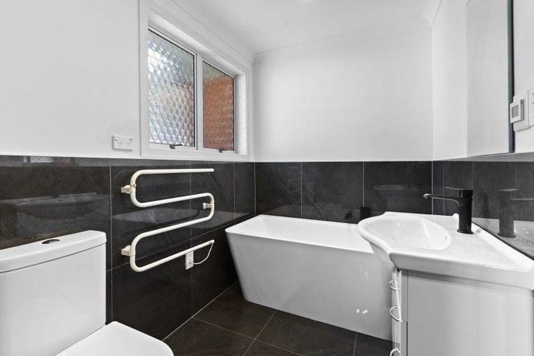 Photo of property in 103 Cook Street, Marfell, New Plymouth, 4310