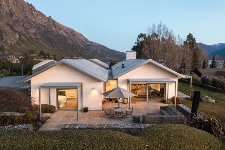 Photo of property in 3 Bayonet Peak Place, Drift Bay, Queenstown, 9371