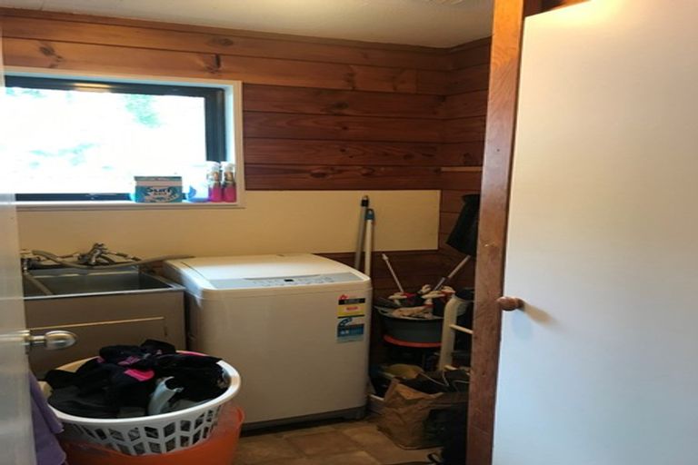 Photo of property in 57 Pine Avenue, Henderson, Auckland, 0612