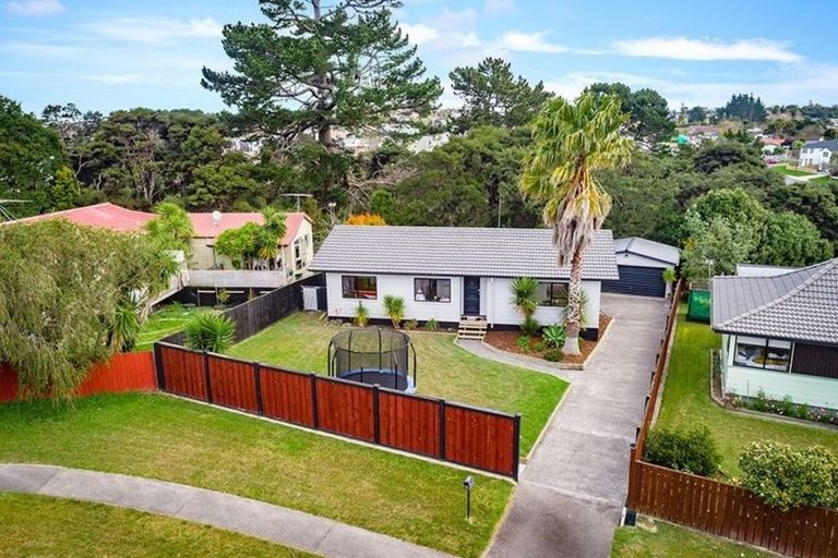 Photo of property in 9 West Harbour Drive, West Harbour, Auckland, 0618