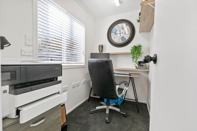 Photo of property in 84 Shaw Road, Oratia, Auckland, 0604