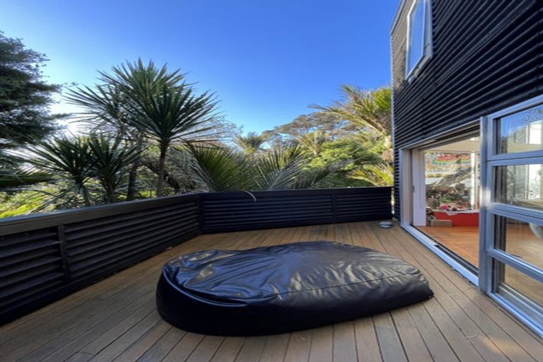 Photo of property in 282 Motutara Road, Muriwai, Waimauku, 0881