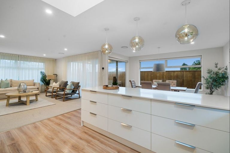 Photo of property in 16 Atutahi Street, Hurdon, New Plymouth, 4310