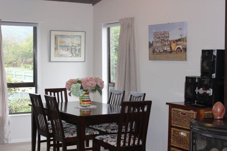 Photo of property in 19 Belvedere Avenue, Waikanae, 5036