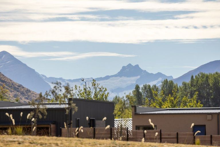 Photo of property in 3 Glenbrook Lane, Wanaka, 9305