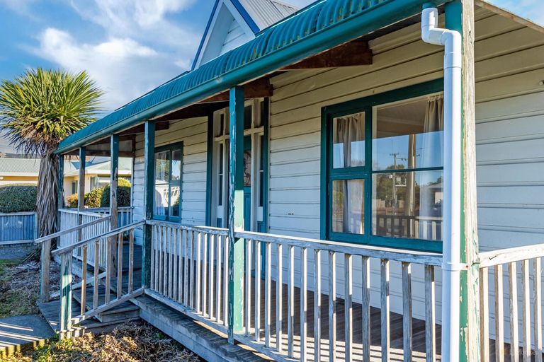 Photo of property in 1 Augustine Street, Waimate, 7924