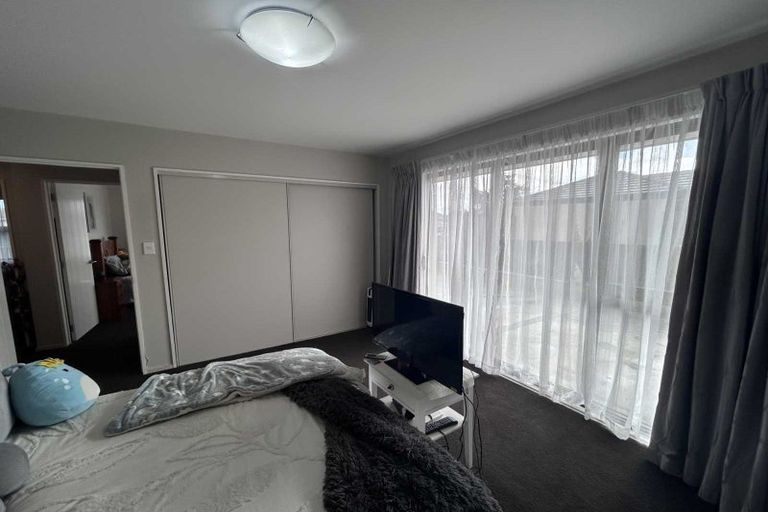 Photo of property in 194 Burwood Road, Burwood, Christchurch, 8083