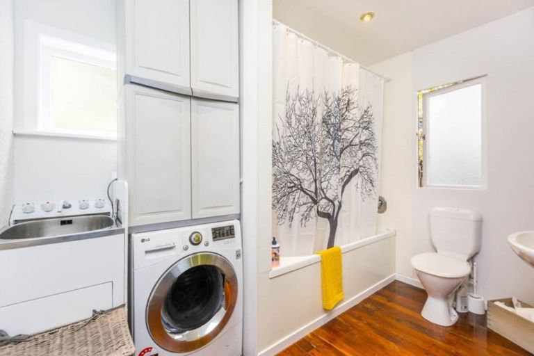 Photo of property in 7 Elmslie Road, Pinehaven, Upper Hutt, 5019