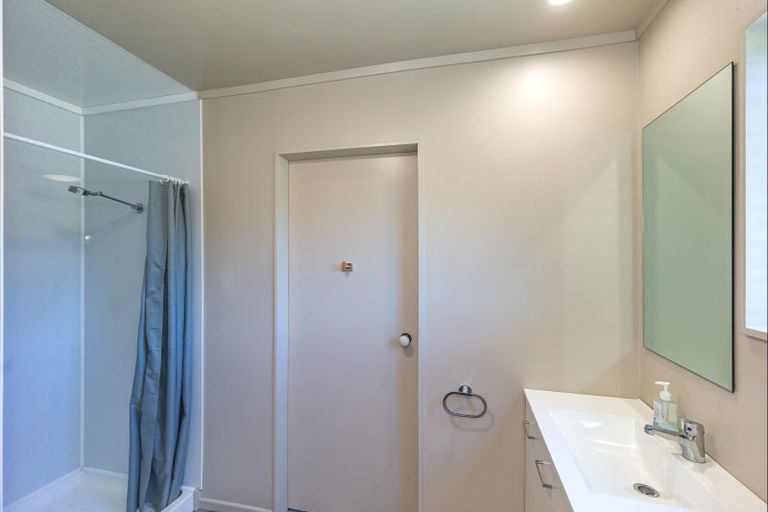 Photo of property in 146 Lindsay Road, Levin, 5510