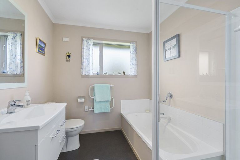 Photo of property in 12 Cherry Lane, Martinborough, 5711