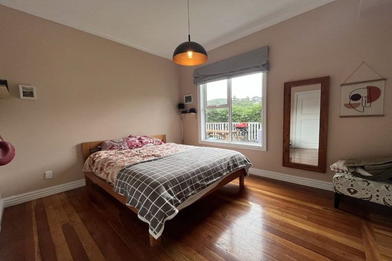 Photo of property in 143 Houghton Bay Road, Houghton Bay, Wellington, 6023