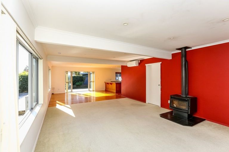 Photo of property in 82 Wairau Road, Oakura, 4314