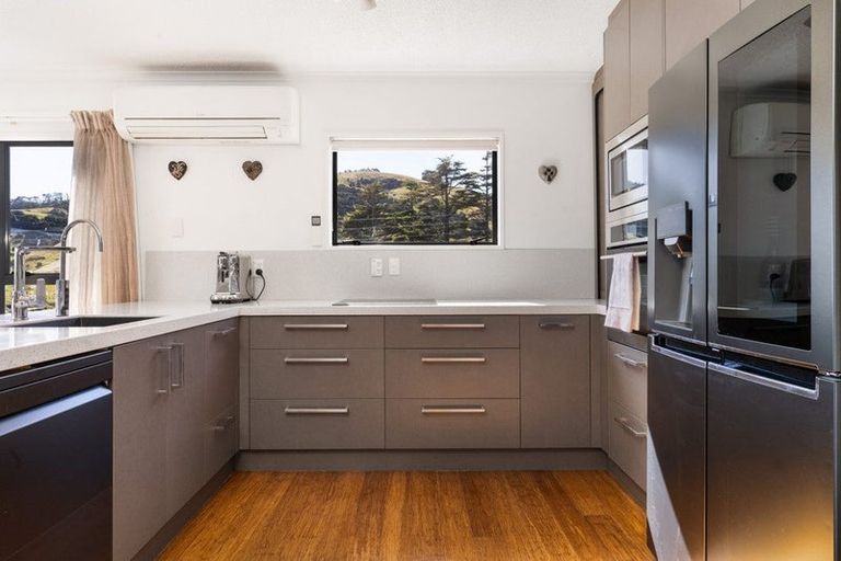 Photo of property in 18 Haywards Lane, Duvauchelle, 7581