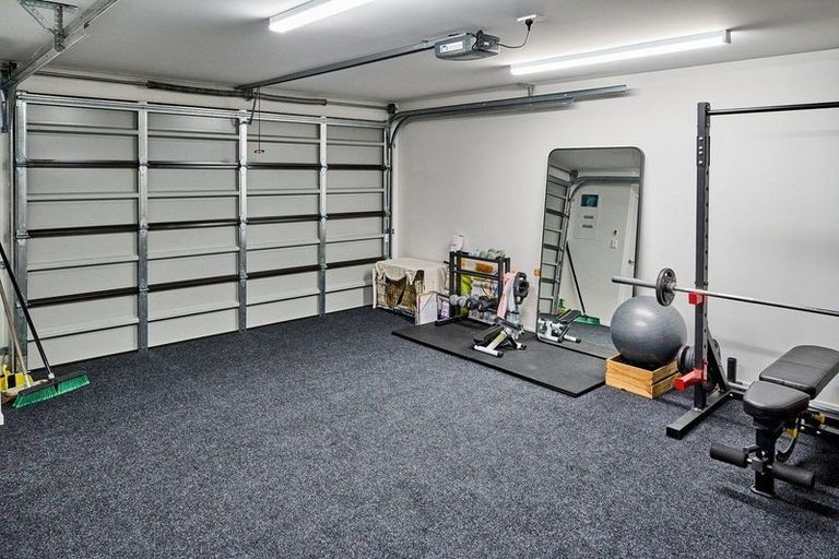 Photo of property in 33 Holystone Road, Whitby, Porirua, 5024