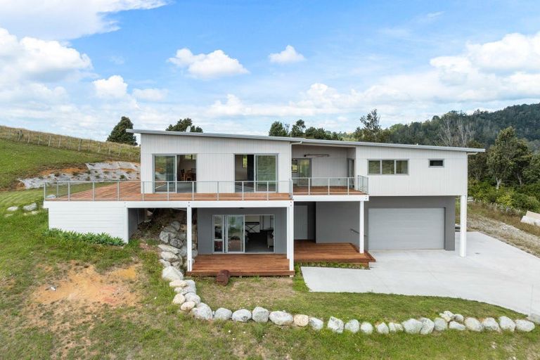 Photo of property in 3 Rewarewa Rise, Whangamata, 3691