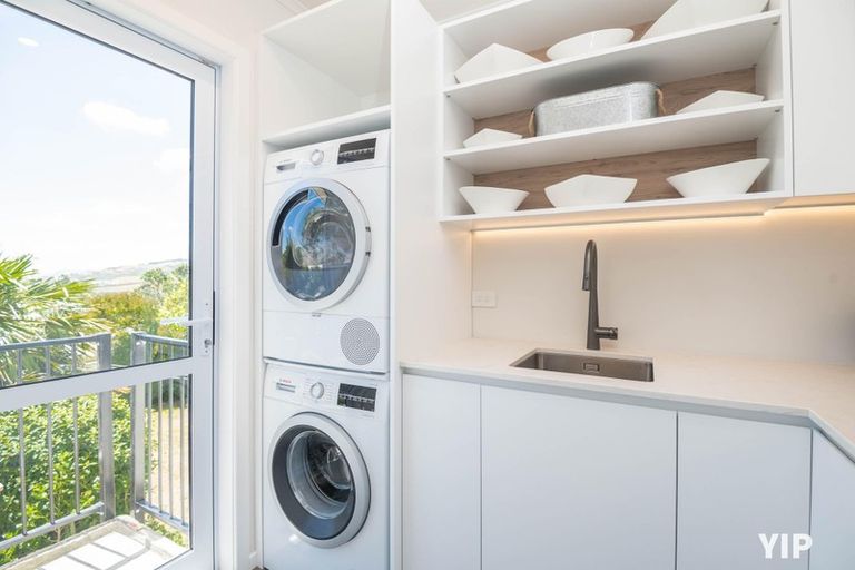 Photo of property in 43 Carluke Street, Paparangi, Wellington, 6037