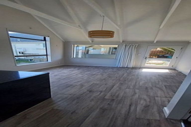 Photo of property in 4 Earn Place, Southgate, Wellington, 6023