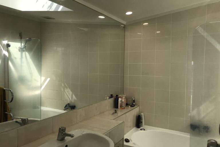 Photo of property in 94 Castor Bay Road, Castor Bay, Auckland, 0620