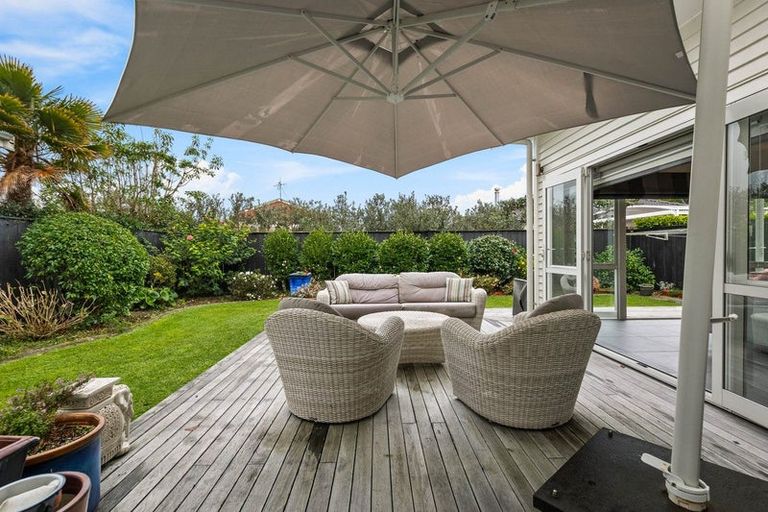 Photo of property in 16 Kensington Drive, Orewa, 0931