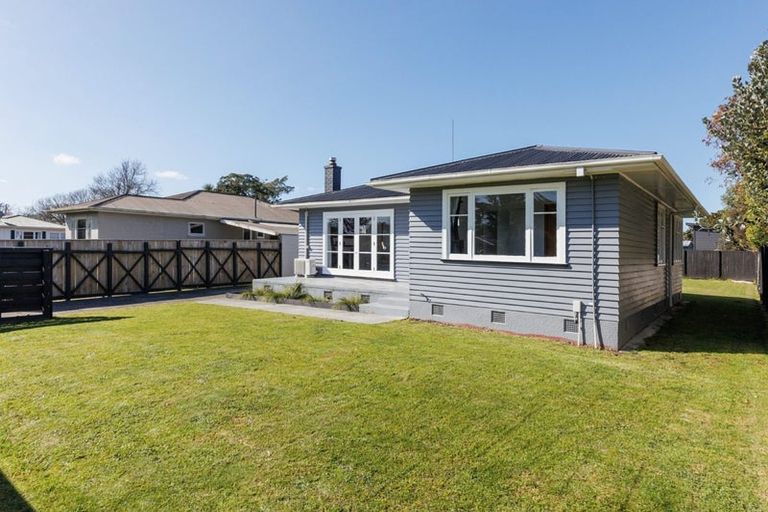 Photo of property in 12 Galway Avenue, Hokowhitu, Palmerston North, 4410